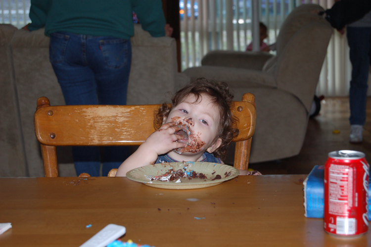 06-02-26, 39, Kaitlyn eating cake, Maitland, Fl