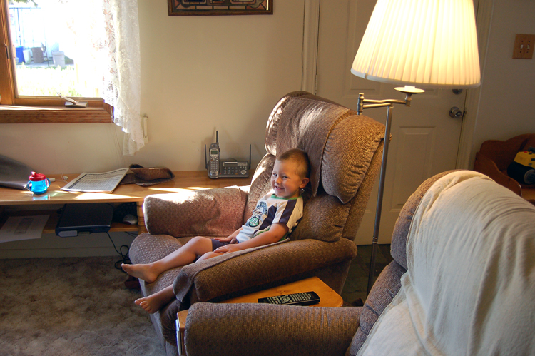 06-08-12, 006, Connor watching TV, Saddle Brook