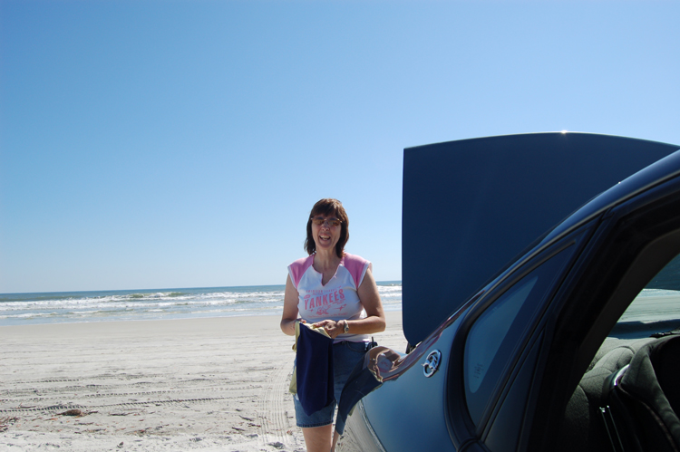 06-09-21, 002, Grandma (Linda) at New Smyrna Beach, Fla