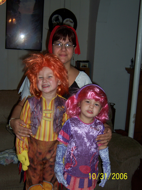 06-10-31, 001, Lisa, Connor, and Kaitlyn dressed for Hollaween