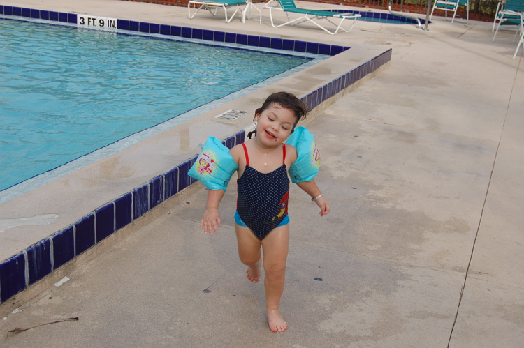 07-02-26, 089, Kaitlyn, Pool, Hampton Inn, FL