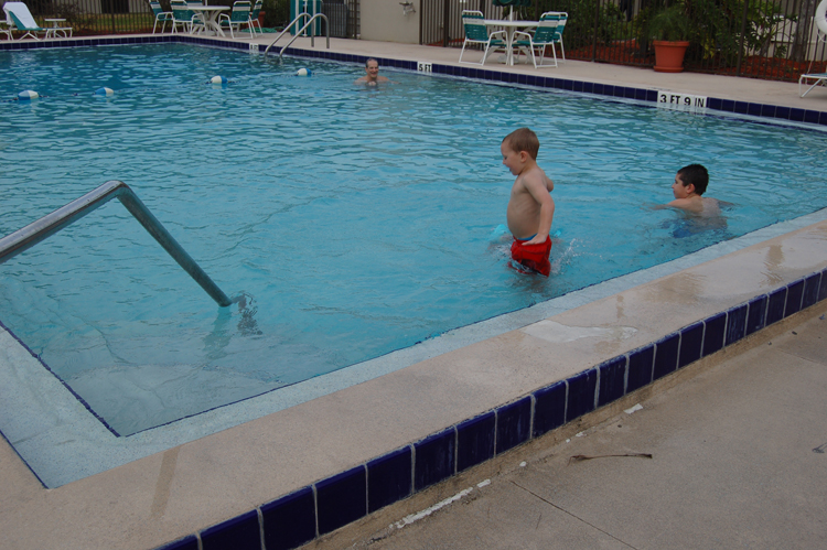 07-02-26, 100, Gerry, Connor and Kaitlyn, Pool, Hampton Inn, FL