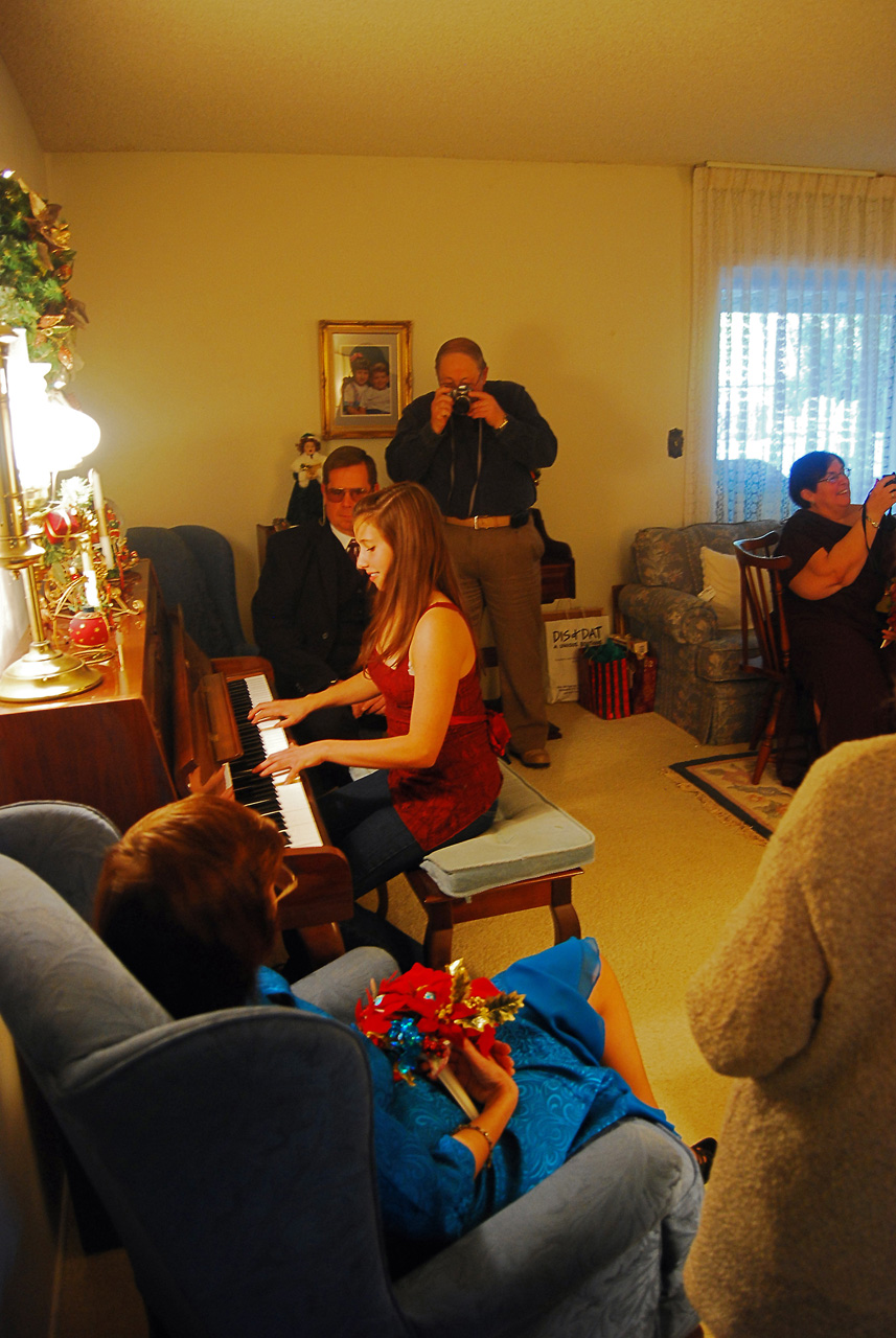 07-12-16, 027, Linda, Sara, Carl, Jim, and Janice, Renew Vows