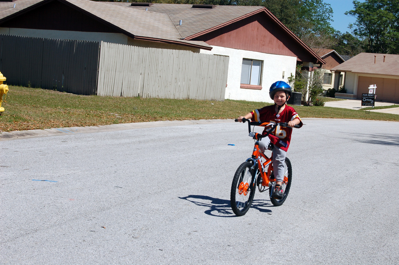 08-03-09, 013, Connor and his new Bike