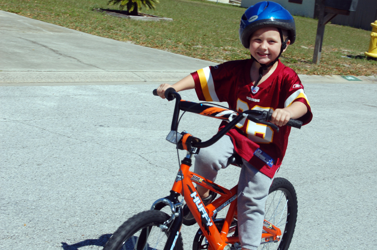 08-03-09, 014, Connor and his new Bike