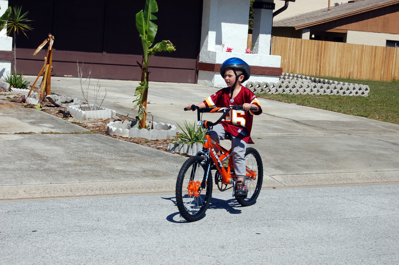 08-03-09, 019, Connor and his new Bike