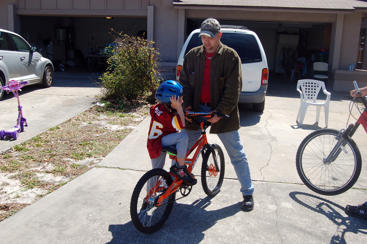 08-03-09, 021, Connor and his new Bike