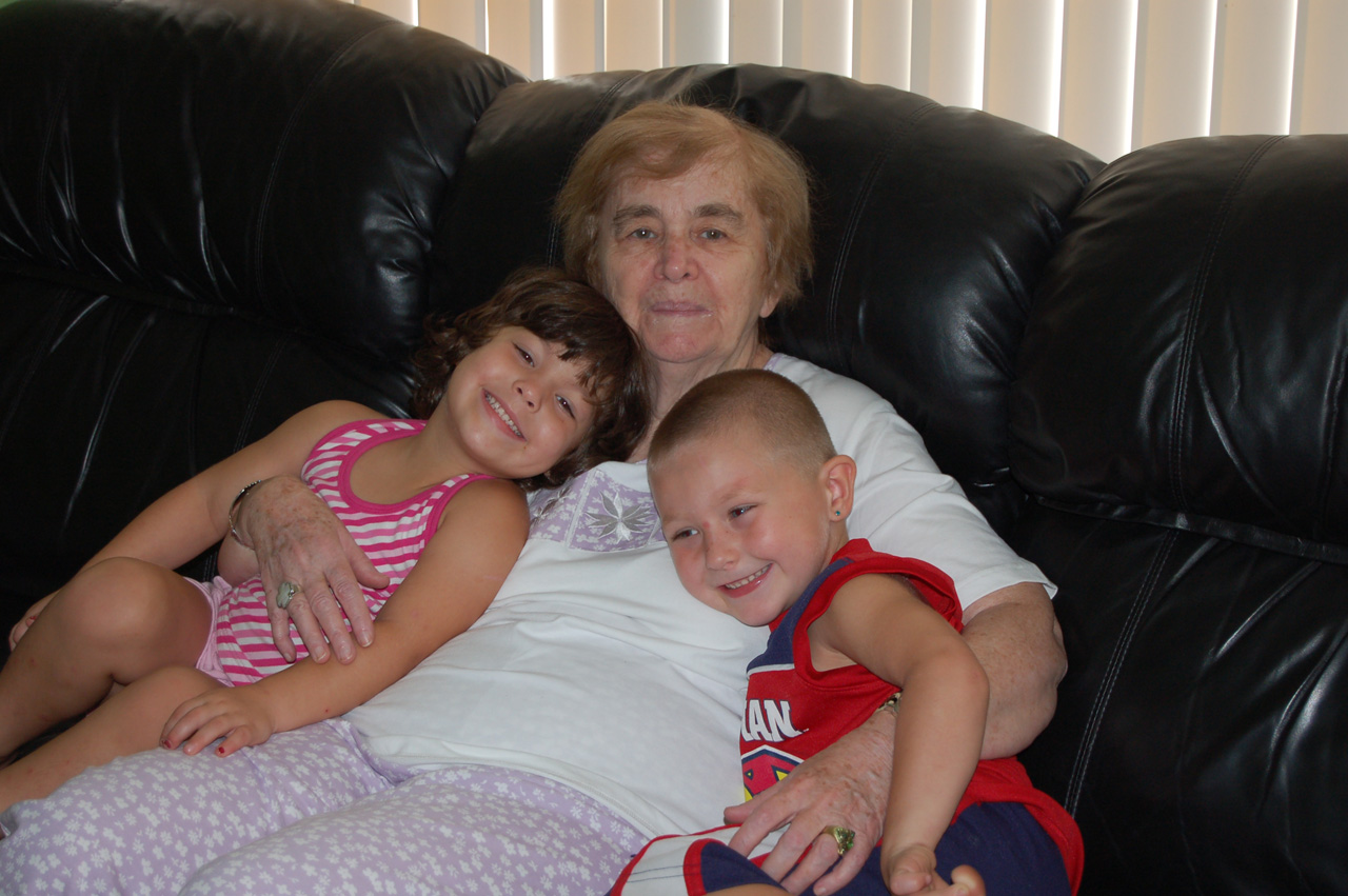 08-07-30, 008, Kaitlyn, Grandma, and Connor, Fla