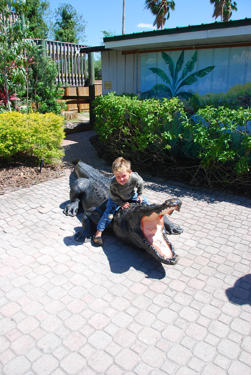 2009-04-07, 060, Gatorland, Florida