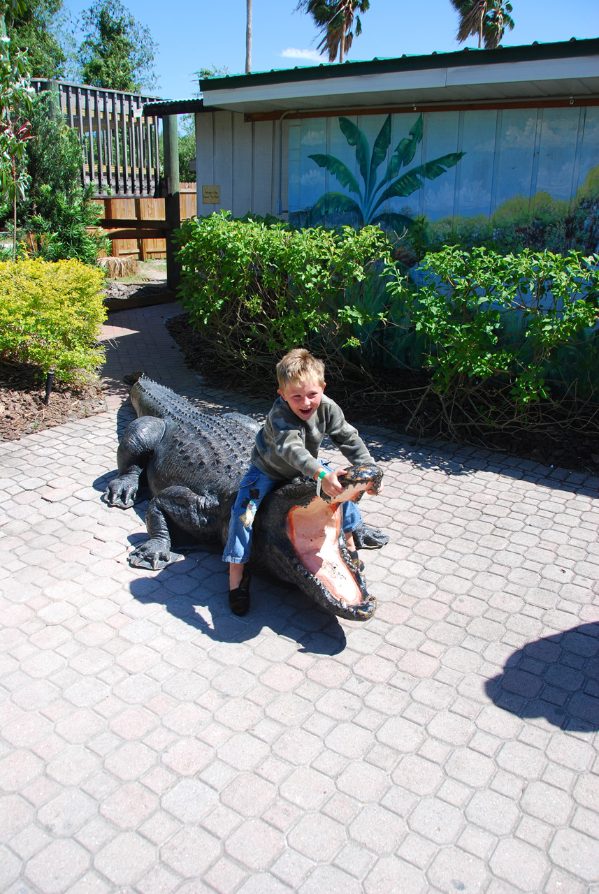 2009-04-07, 062, Gatorland, Florida