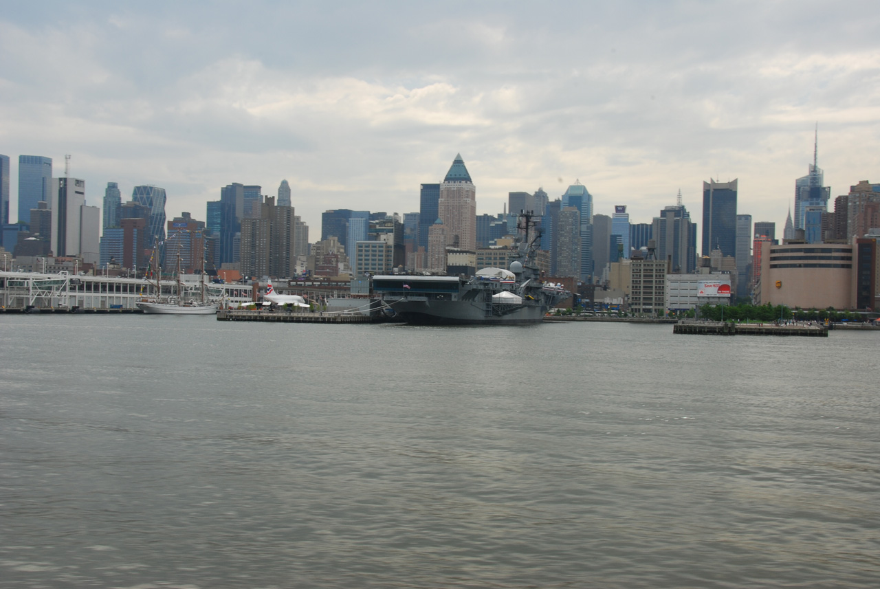 2009-06-03, 011, Intrepid Vist