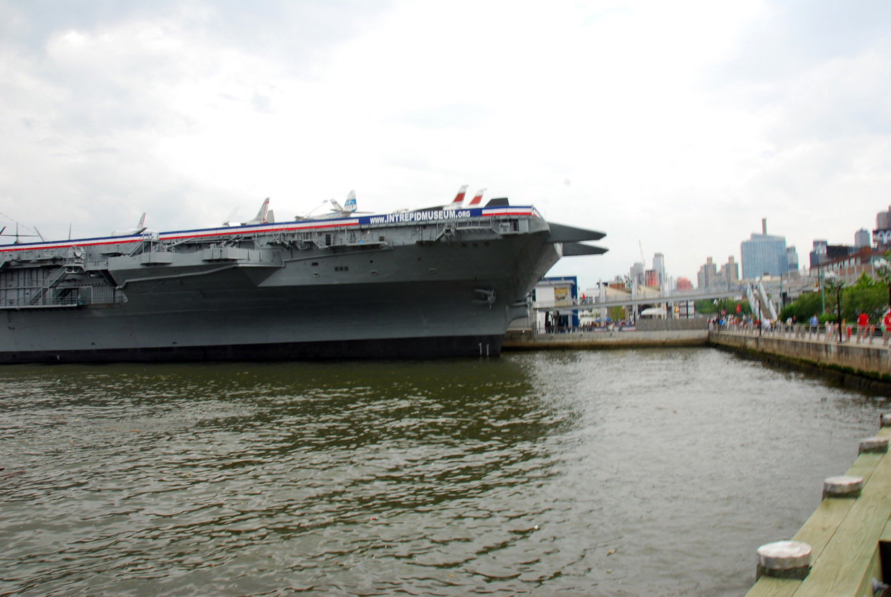 2009-06-03, 015, Intrepid Vist