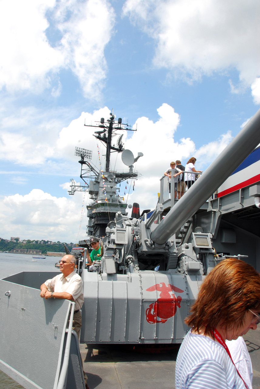 2009-06-03, 030, Intrepid Vist