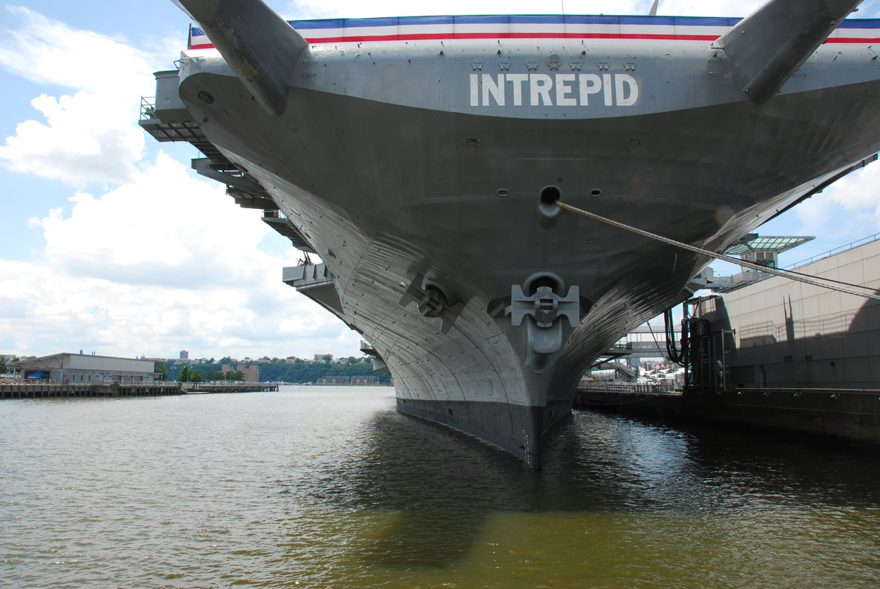 2009-06-03, 047, Intrepid Vist