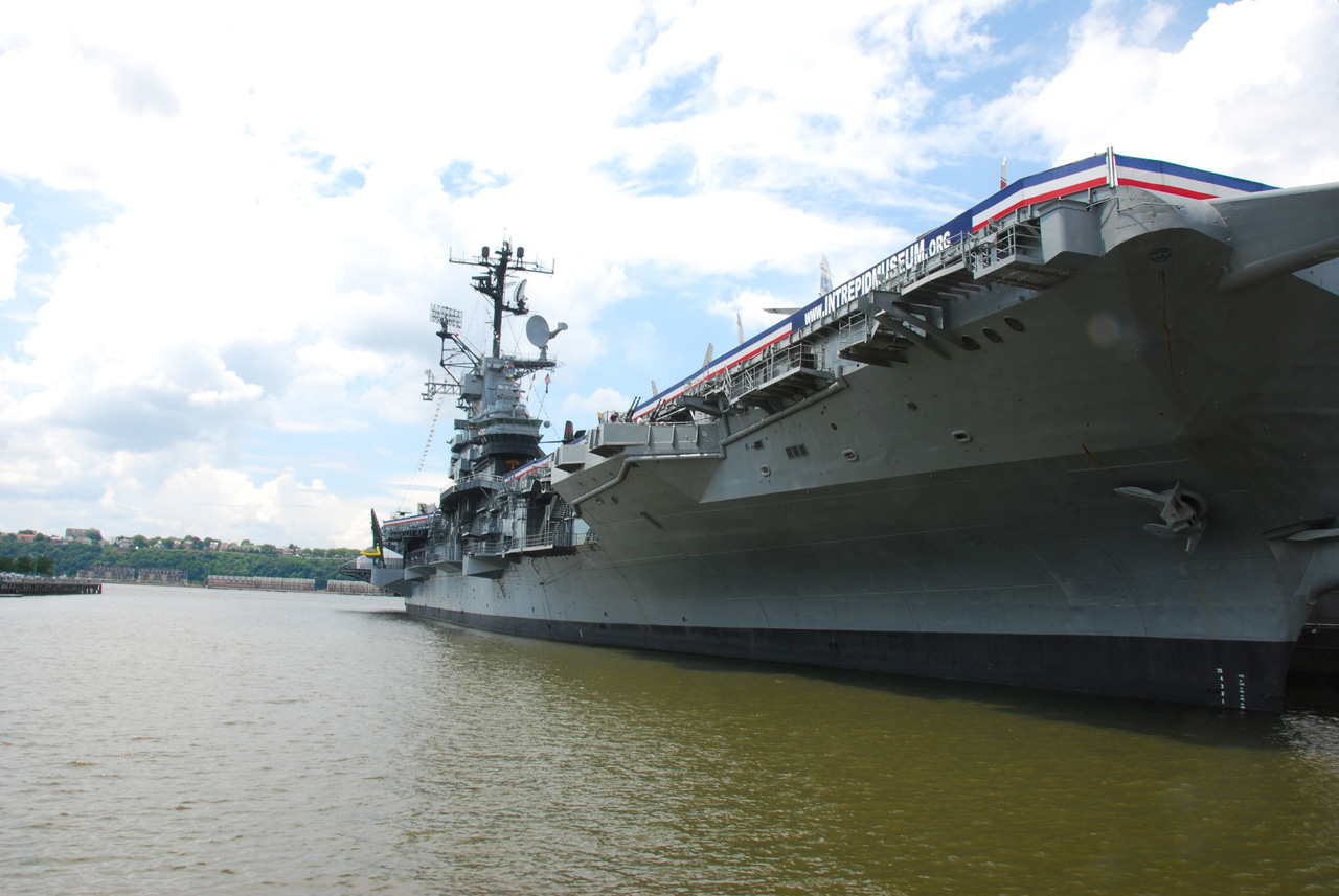 2009-06-03, 048, Intrepid Vist