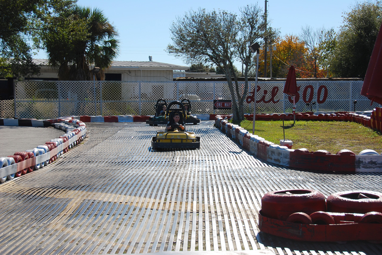 2009-12-29, 021, Mikey at the Lil-500, Florida