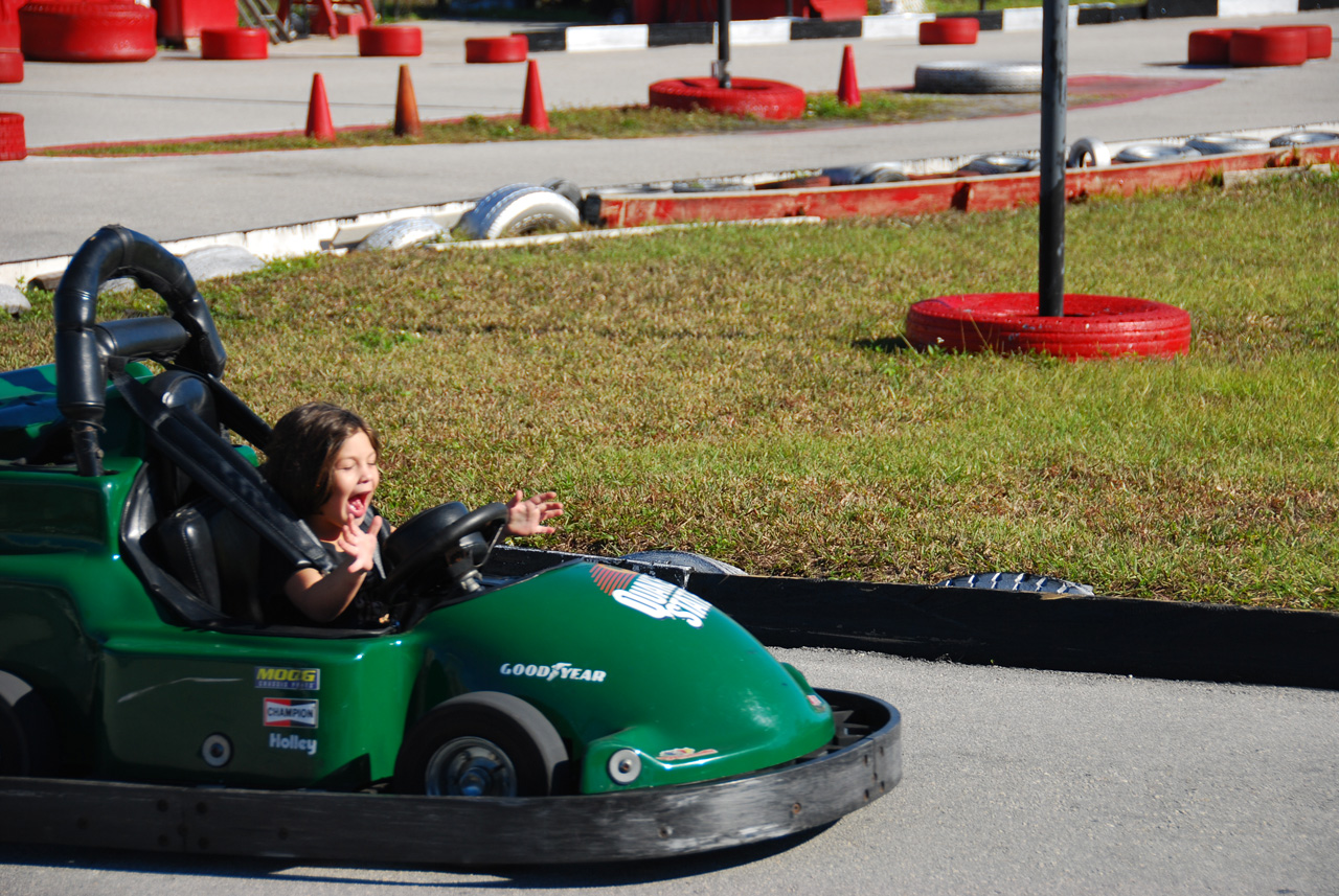 2009-12-29, 028, Kaitlyn at the Lil-500, Florida