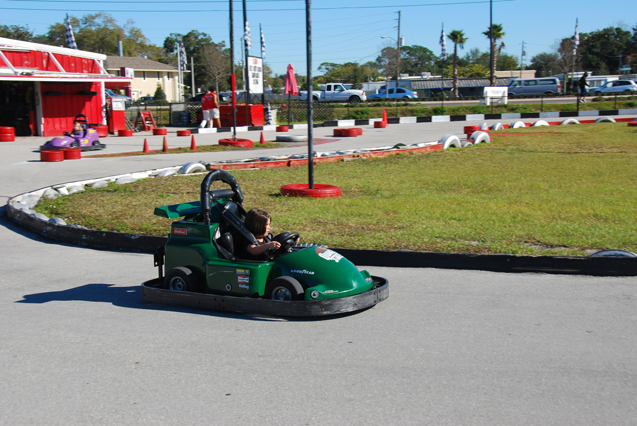 2009-12-29, 036, Kaitlyn at the Lil-500, Florida