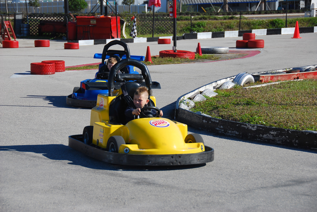 2009-12-29, 055, Connor at the Lil-500, Florida