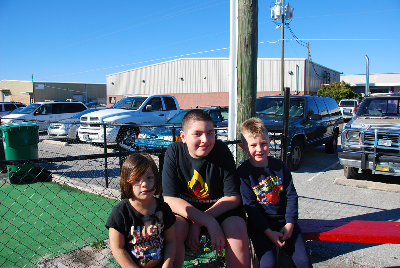 2009-12-29, 060, Kaitlyn, Mikey and Connor, Florida