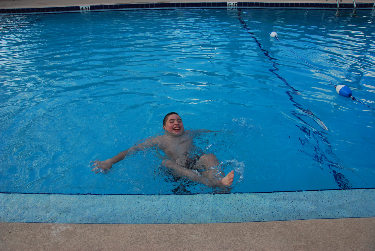 2009-12-30, 101, Mikey at the Pool, Florida