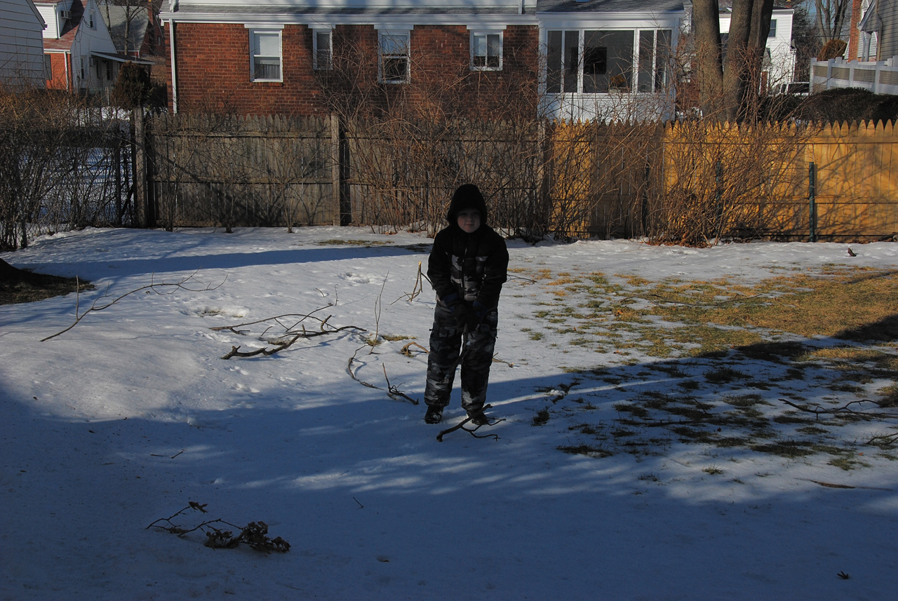 2011-01-07, 002, Connor in the snow, Saddle Brook, NJ