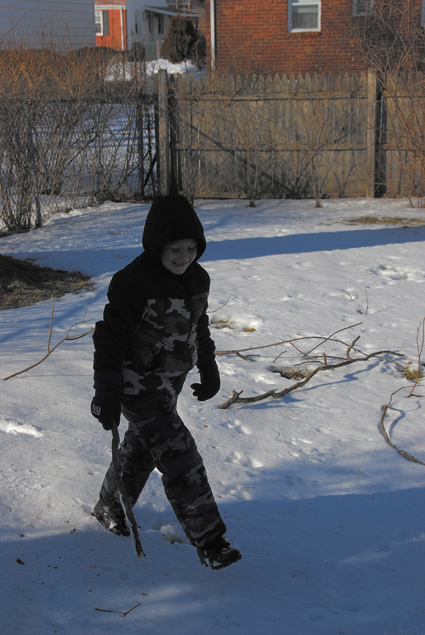 2011-01-07, 006, Connor in the snow, Saddle Brook, NJ