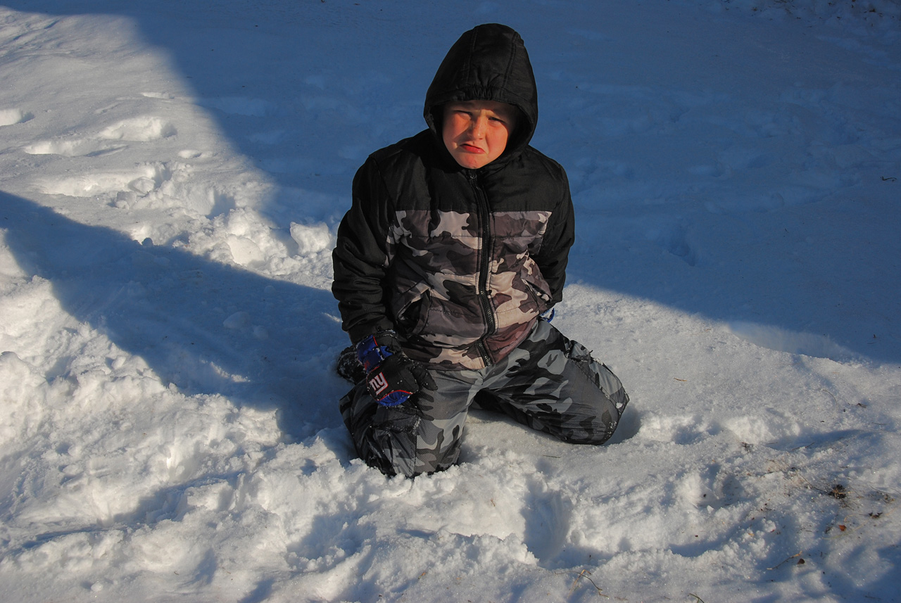 2011-01-07, 014, Connor in the snow, Saddle Brook, NJ