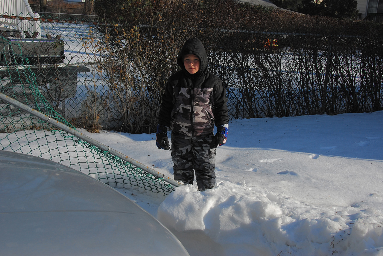 2011-01-07, 018, Connor in the snow, Saddle Brook, NJ