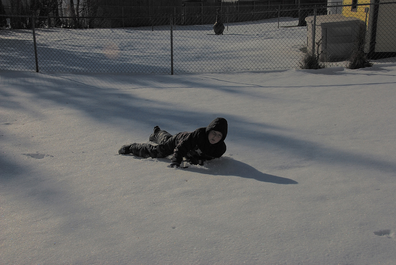 2011-01-07, 023, Connor in the snow, Saddle Brook, NJ