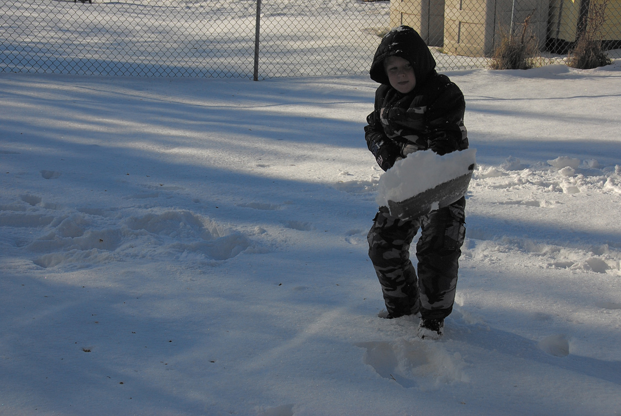 2011-01-07, 029, Connor in the snow, Saddle Brook, NJ