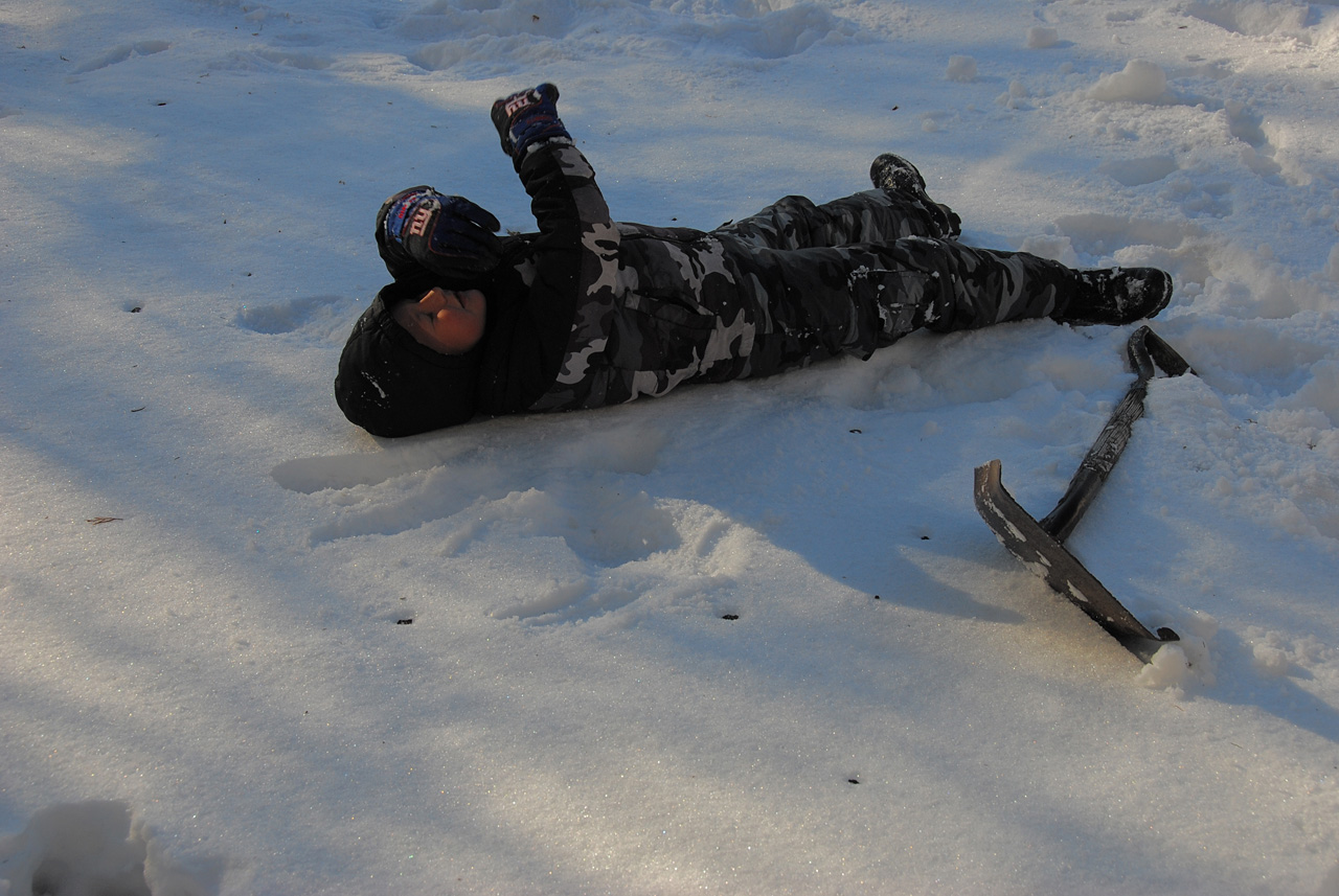 2011-01-07, 033, Connor in the snow, Saddle Brook, NJ