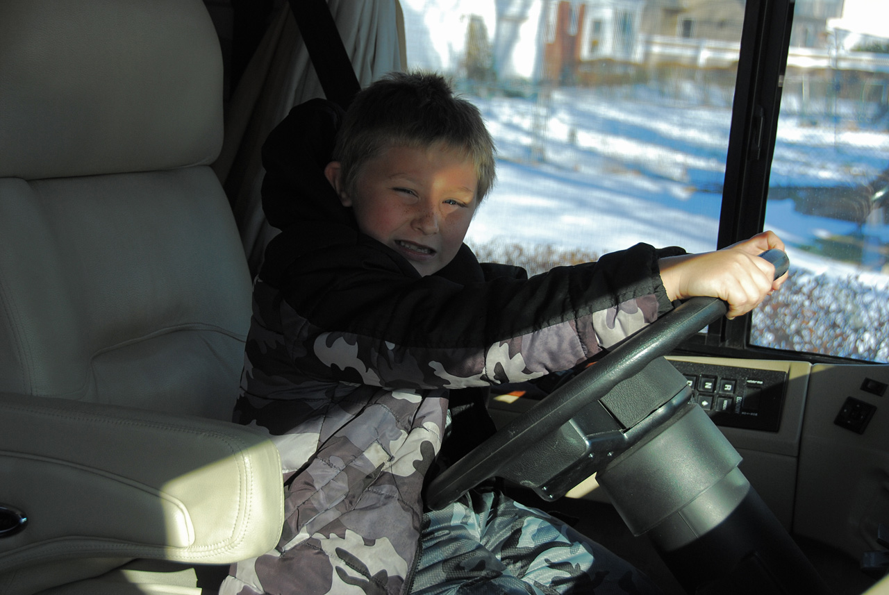 2011-01-07, 037, Connor driving the RV, Saddle Brook, NJ