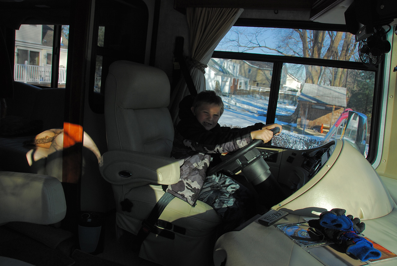 2011-01-07, 038, Connor driving the RV, Saddle Brook, NJ