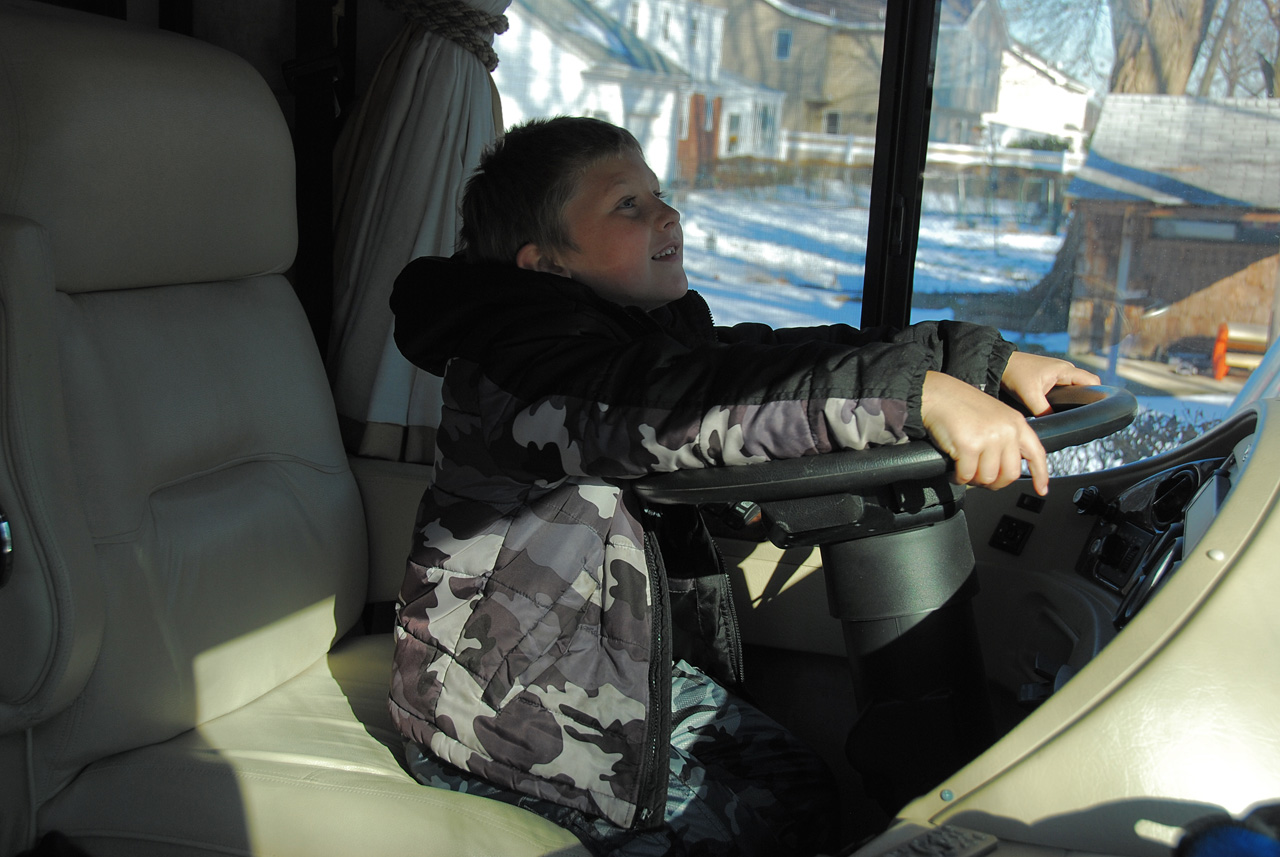 2011-01-07, 043, Connor driving the RV, Saddle Brook, NJ