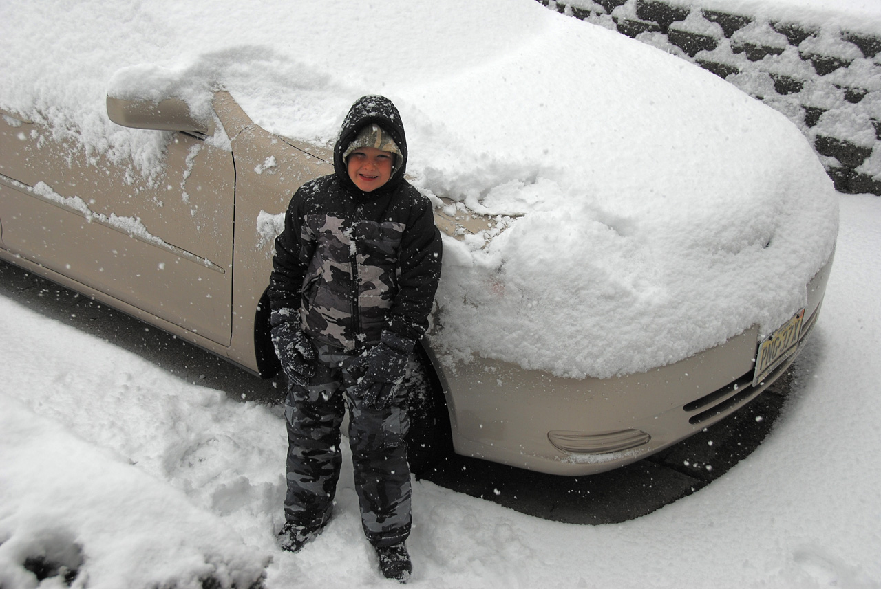 2011-01-07, 058, Connor in the snow, Saddle Brook, NJ