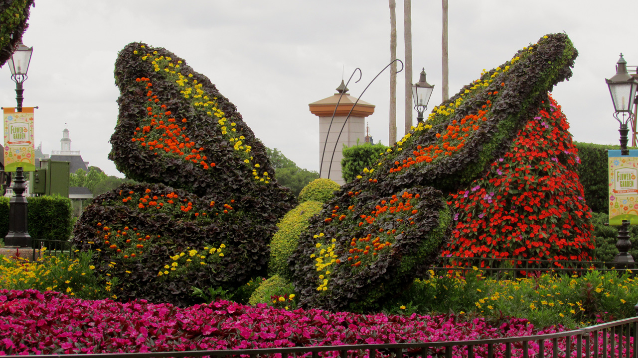 2017-05-23, 015, Epcot, Janice and Linda