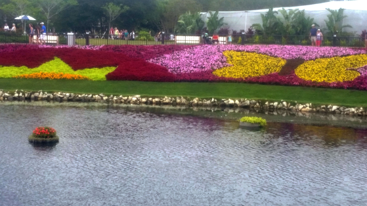 2017-05-23, 011, Epcot, linda and Janice