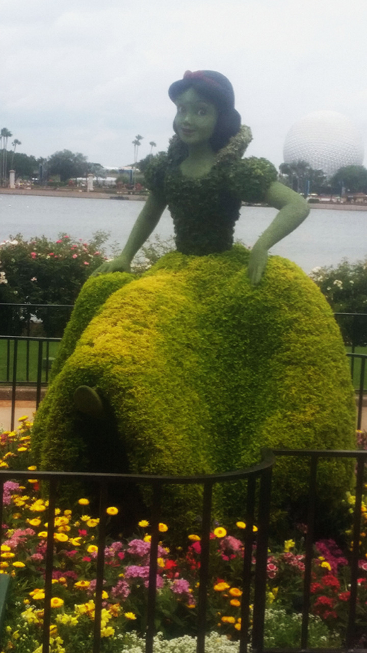 2017-05-23, 025, Epcot, linda and Janice