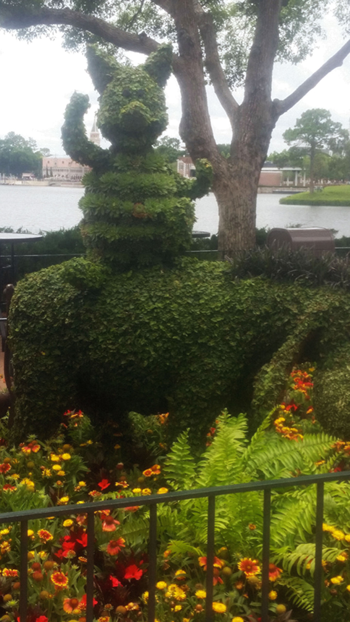 2017-05-23, 032, Epcot, linda and Janice