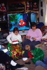 04-12-25, 07, Linda, Connor and Lisa, Christmas, Saddle Brook NJ