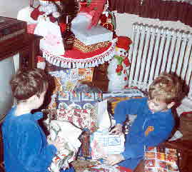 86-12-25, 06, Michael and Brian, Christmas, Belleville, NJ